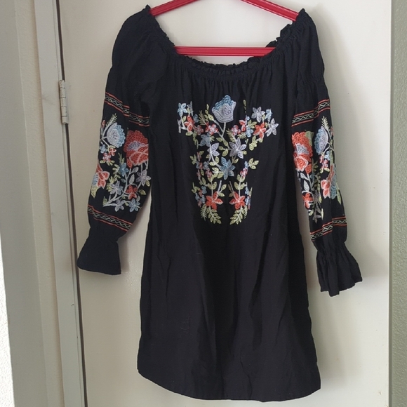 Free People Dresses & Skirts - Free People Black Embroidered Gorgeous Dress M Medium Lk New
